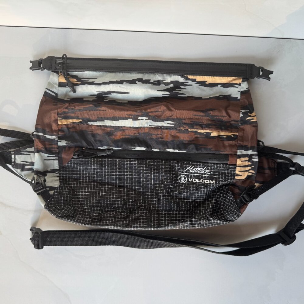 Matador Freerain22 Waterproof Packable Hip Pack - Bark Camo - Picture 5 of 8
